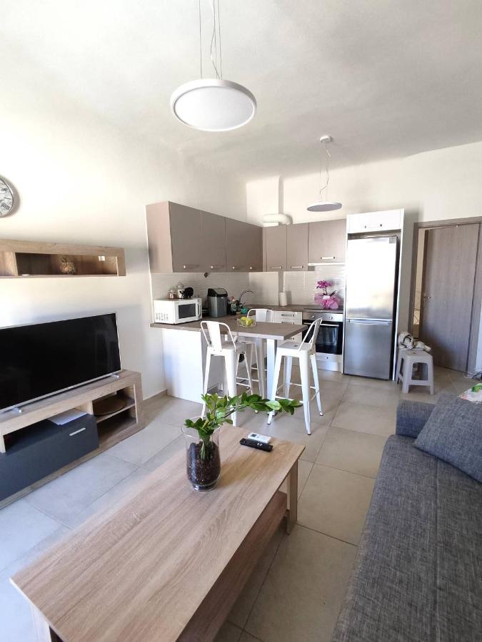 Athanasia'S Place แอร์มูโปลี ภายนอก รูปภาพ
